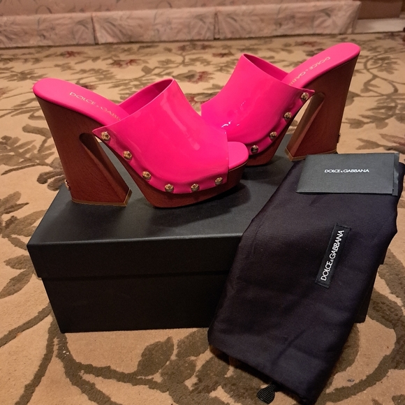 Shoes - Picture 4 of 14